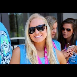 Meet your Posher, Reese